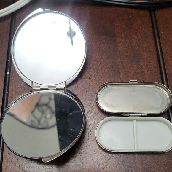 Compact Mirror and Pill Case - Picture 2 of 2